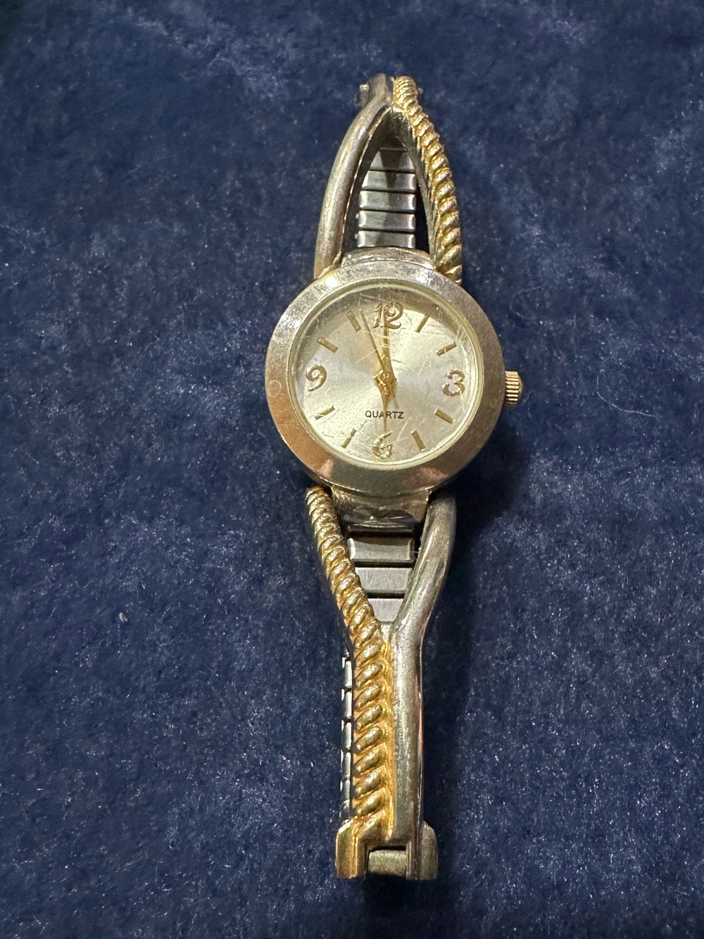 Gold-Tone Women's Bracelet Watch stretch band - Quartz Movement